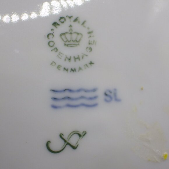Royal Copenhagen Collector Plate/ Hawaii/ Blue and White/ Denmark - Picture 6 of 6